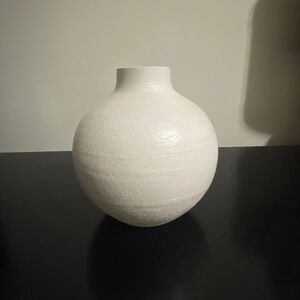 Round heavy handcrafted watertight off white beige earth-ware vase home decor